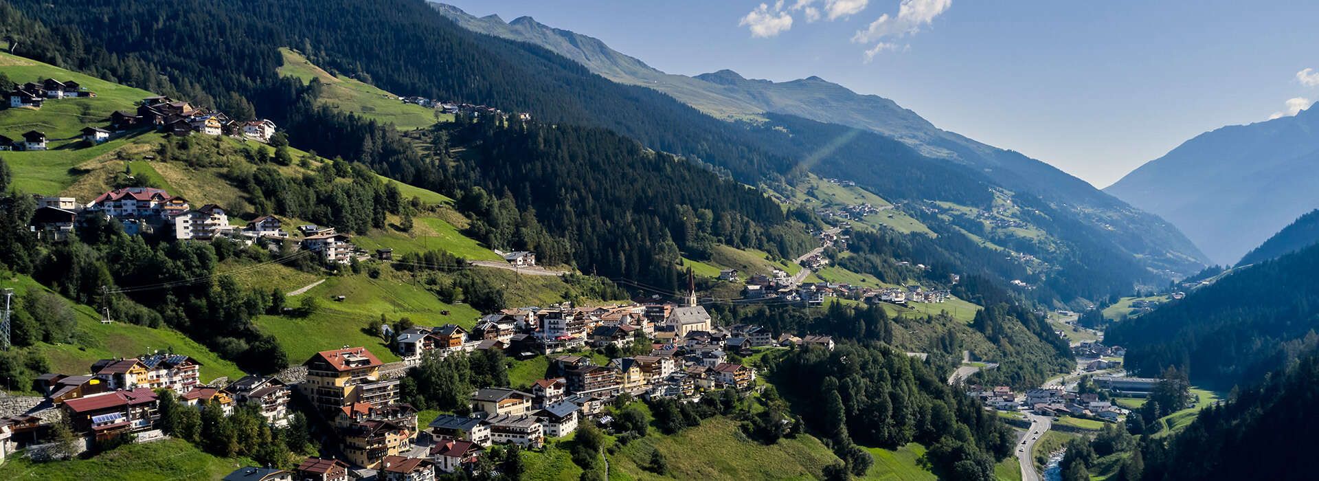 Kappl Dorfansicht Sommer Tirol